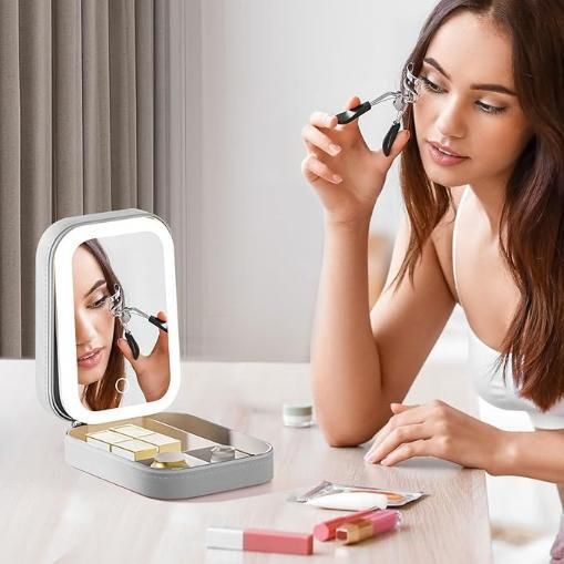 White Leather Jewelry Box with LED Mirror – Elegant & Travel-Friendly
