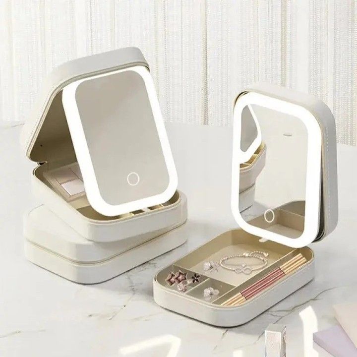 White Leather Jewelry Box with LED Mirror – Elegant & Travel-Friendly