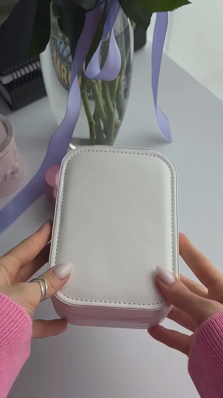 White Leather Jewelry Box with LED Mirror – Elegant & Travel-Friendly